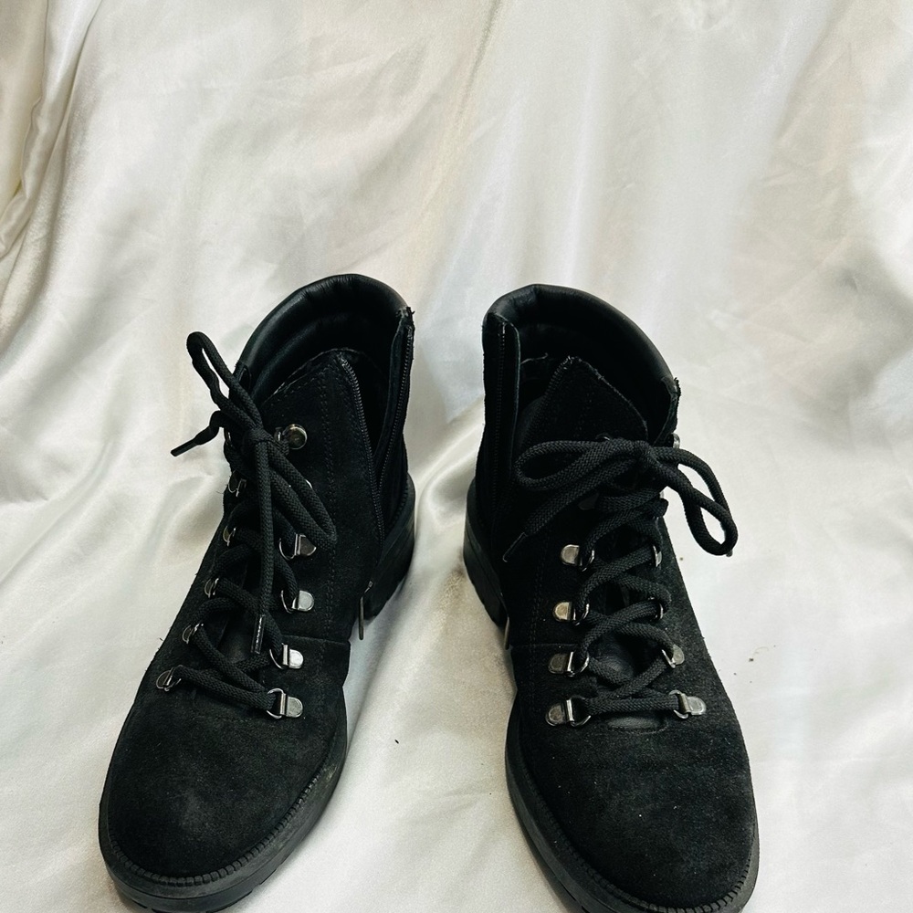 Aqua Italian Women’s Black Lace-Up Ankle Boots